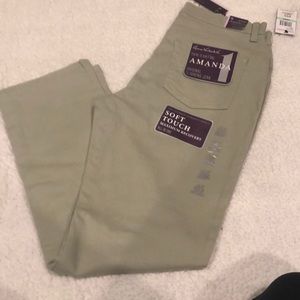 Gloria Vanderbilt desert sage Amanda size 8 short